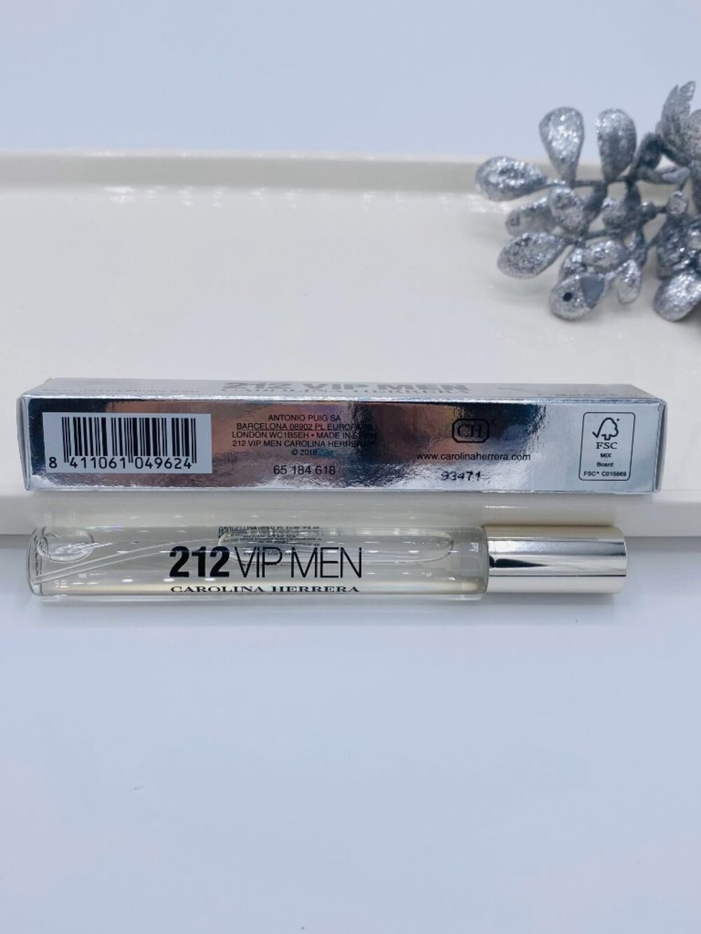 Carolina Herrera 212 VIP Men EDT,Fresh Spicy Woody-Travel 10ml,0.34oz-BOXED-NEW - Picture 3 of 10
